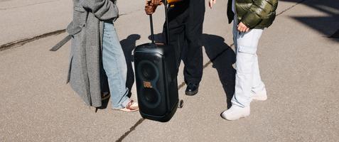 25 % studentrabatt på PartyBox Stage 320 hos JBL