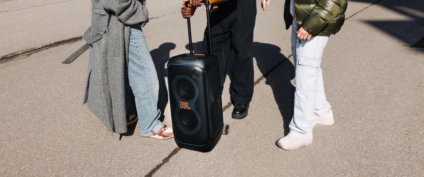 25 % studentrabatt på PartyBox Stage 320 hos JBL