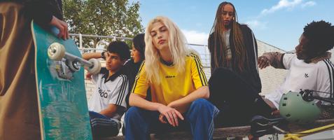 Upp till 50 % + 10 % extra studentrabatt hos adidas