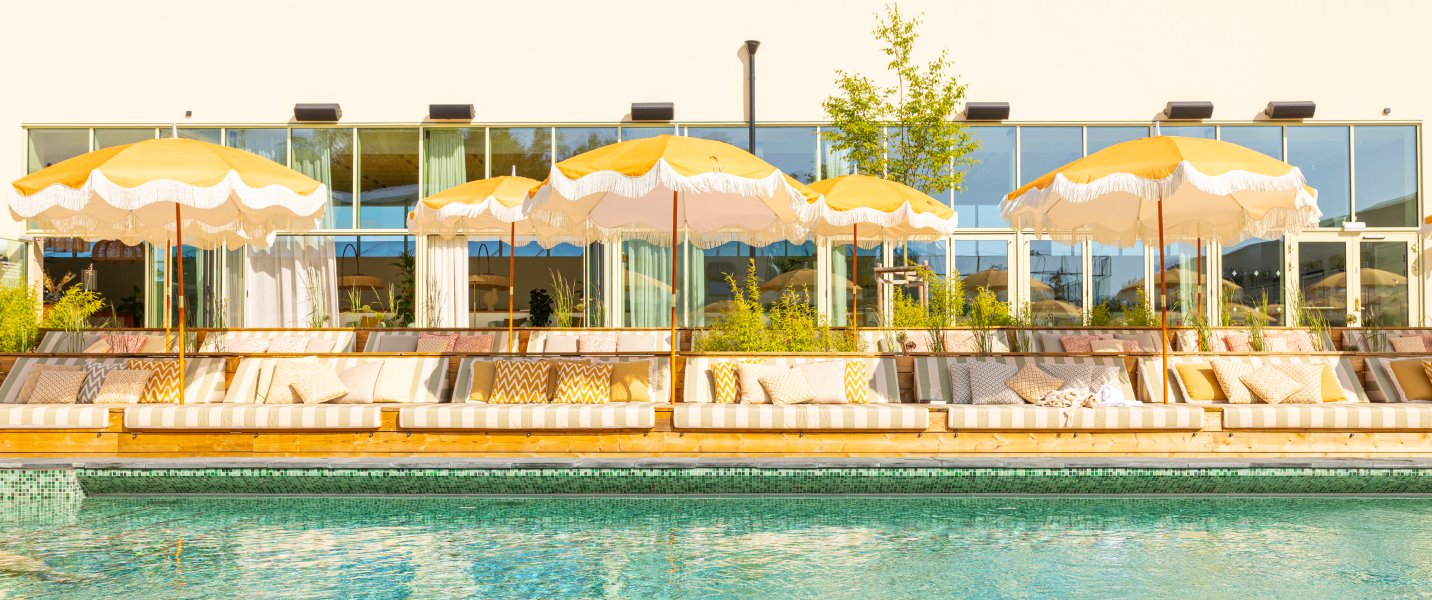 Rum, frukost och Pool Club för 995 kr/rum hos Hjortviken Country Club