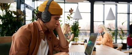 30 % studentrabatt på JBL Tune 770 hörlurar