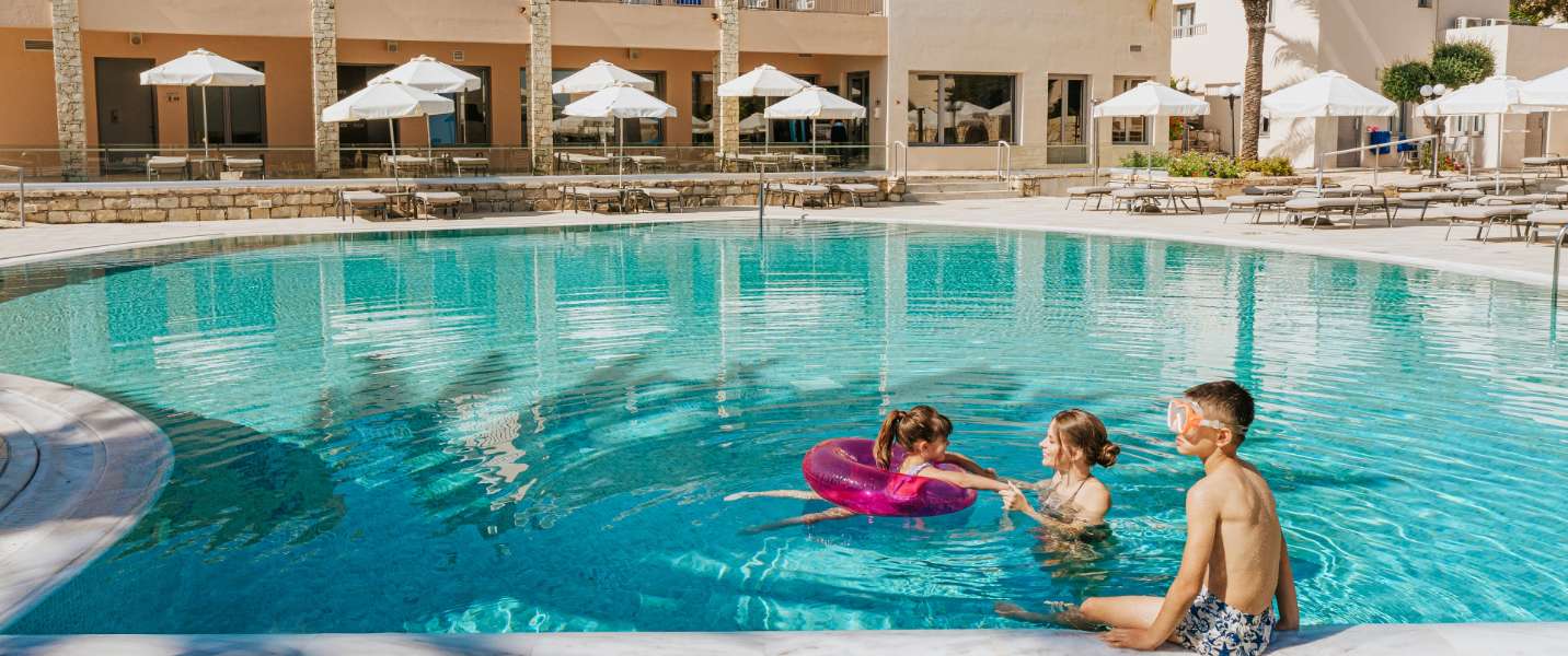 900 kr studentrabatt på resor med Nazar