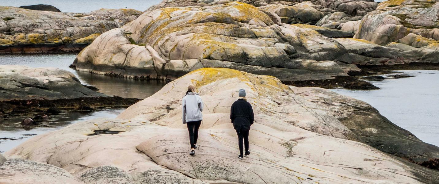 200 kr i presentkort att använda i 1 000+ butiker + + 1 år utan månadsavgift hos Lovel