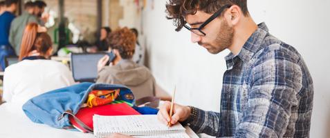 20 % studentrabatt vid köp över 746 kr