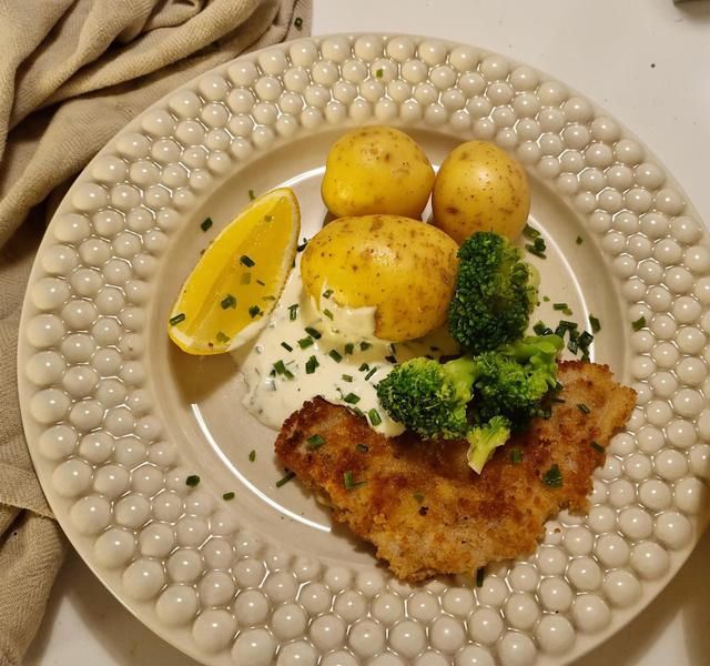 Spätta med gräslökssås